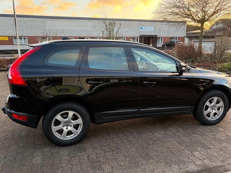 Gebraucht Volvo XC60 Kinetic 163 PS (119 kW) 2012 Schwarz SUV