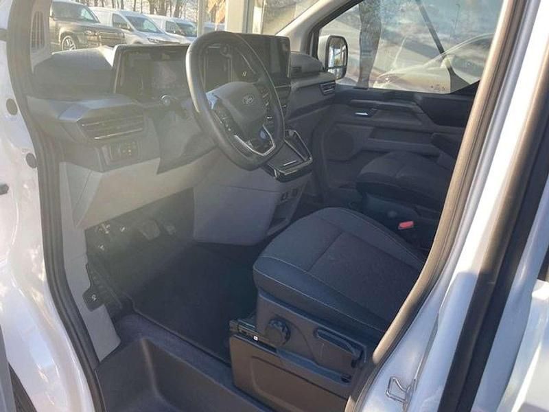 Gebraucht Ford Tourneo Titanium 170 PS (125 kW) 2024 Frostweiß Van / Kleinbus
