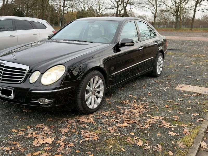 Gebraucht Mercedes E280 231 PS (169 kW) 2007 Schwarz Limousine