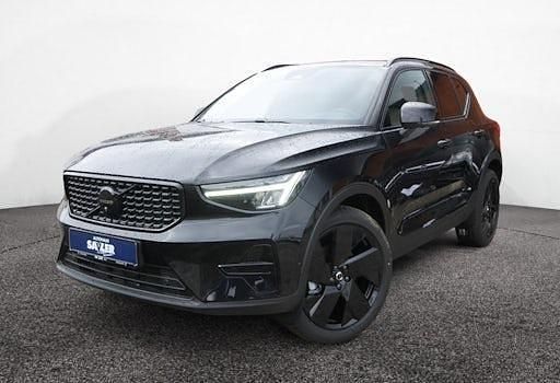 Neu Volvo XC40 Plus 197 PS (144 kW) 2025 Schwarz SUV