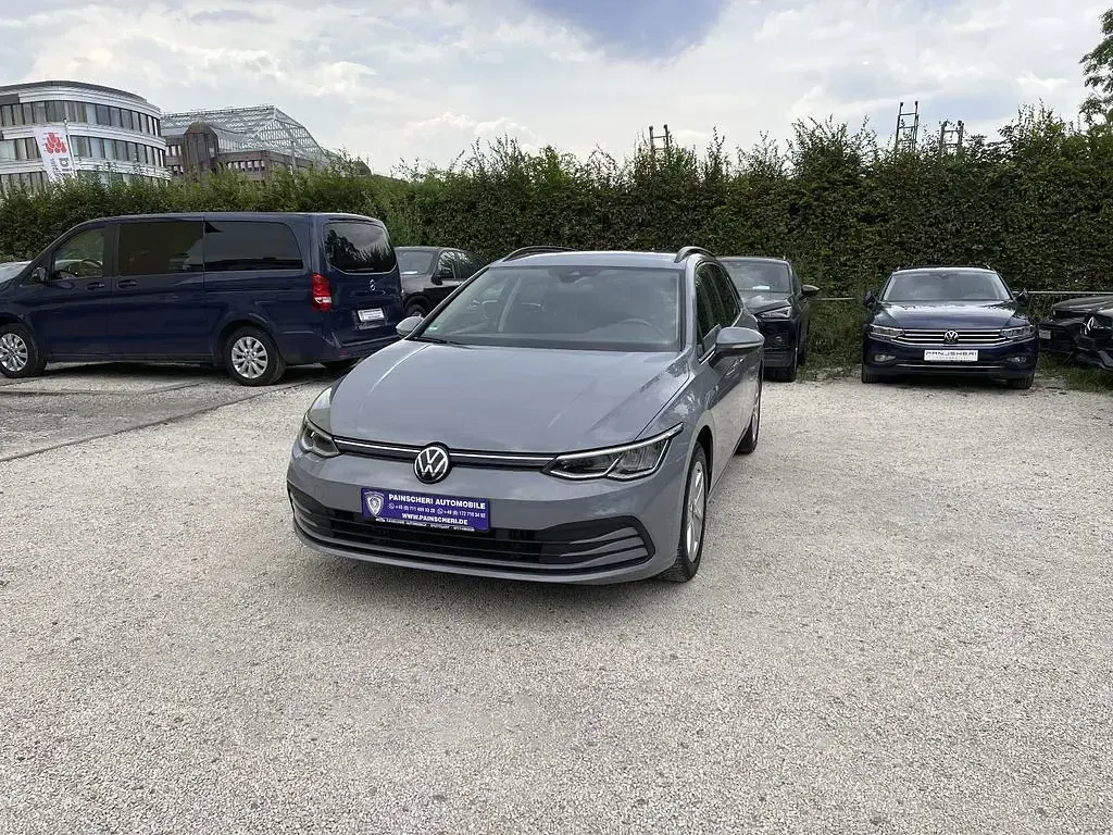 Gebraucht VW Golf VIII Life 150 PS (110 kW) 2021 Mondsteingrau Kombi