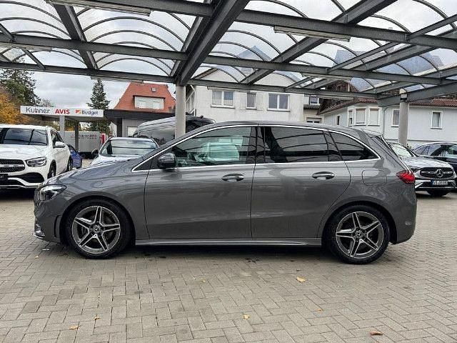 Gebraucht 2024 Mercedes B180 AMG line Van / Kleinbus | 29.996 € (Guter Preis) - Bild 1/4