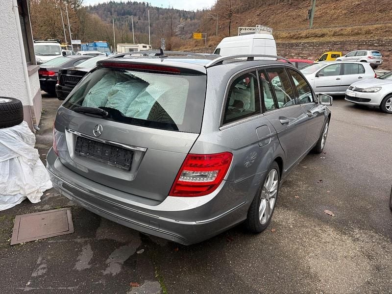 Gebraucht Mercedes C200 136 PS (100 kW) 2011 Silber Kombi