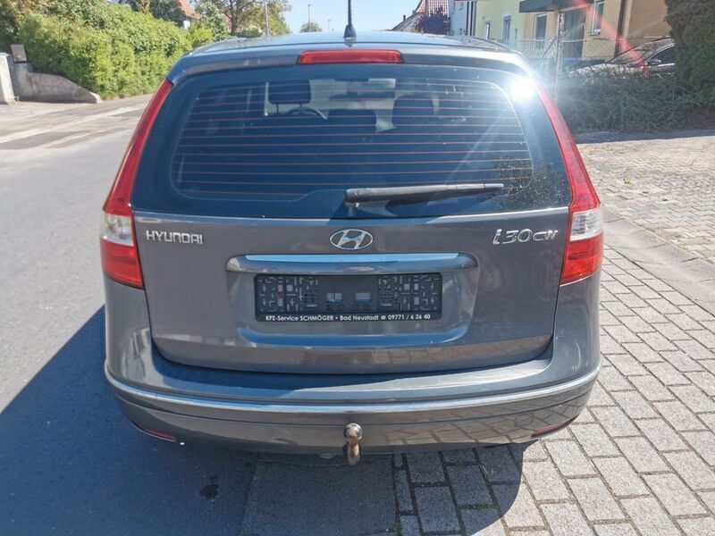 Gebraucht Hyundai i30 109 PS (80 kW) 2010 Grau Kombi