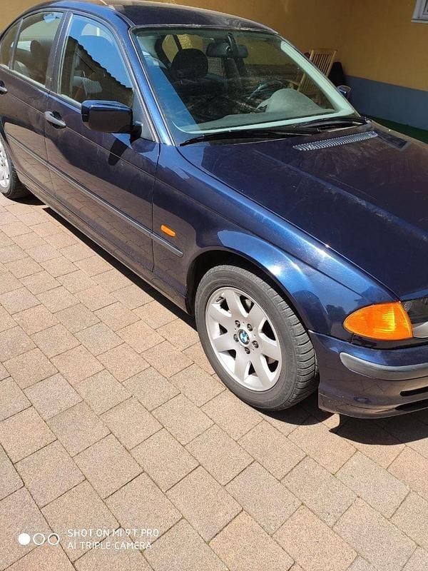 Blau Gebraucht 1999 BMW 318 Limousine | 4.800 € - Bild 1/4