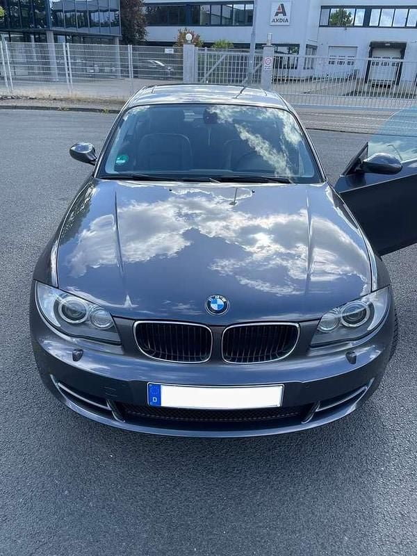 Grau Gebraucht 2008 BMW 125 Coupé Coupé | 15.000 € (Guter Preis) - Bild 1/4