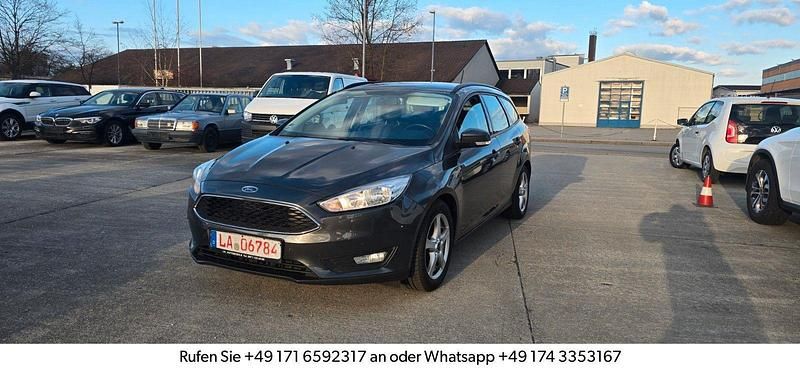 Gebraucht Ford Focus Business Edition 125 PS (91 kW) 2017 Grau Kombi