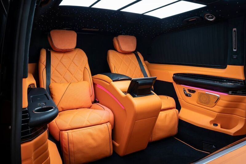 Gebraucht Mercedes V300 237 PS (174 kW) 2024 Schwarz Van / Kleinbus