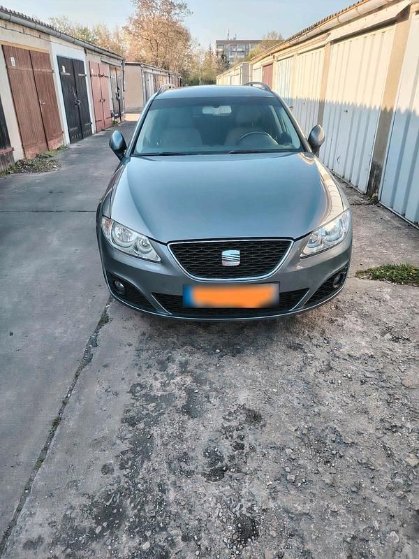 Usado Seat Exeo 140 HP (102 kW) 2013 Cinzento Carrinha