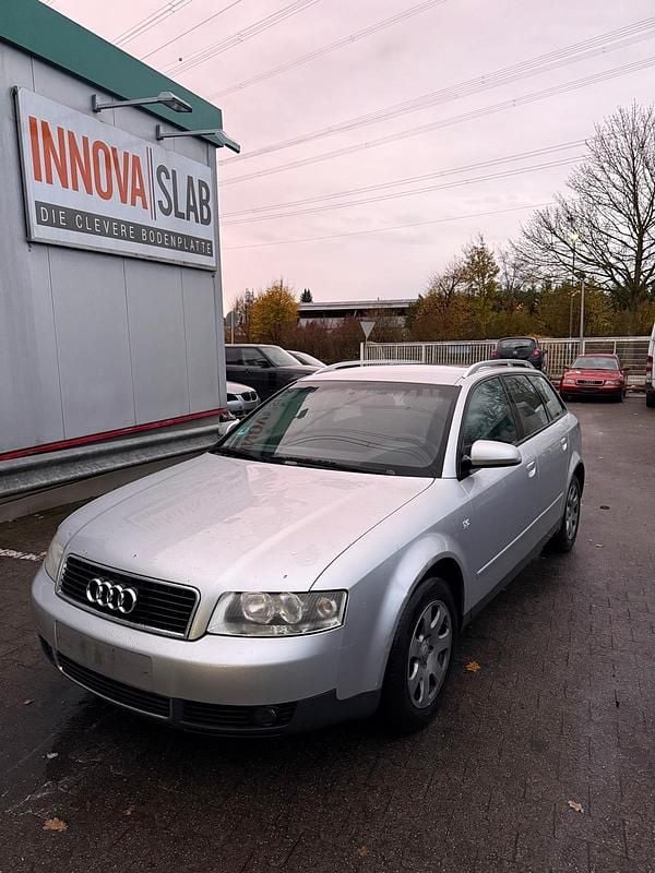 Silber Gebraucht 2003 Audi A4 Kombi | 1.200 € - Bild 1/4