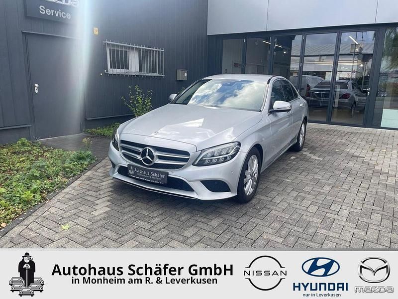Silber Gebraucht 2019 Mercedes C180 Avantgarde Limousine | 23.945 € (Superpreis) - Bild 1/4