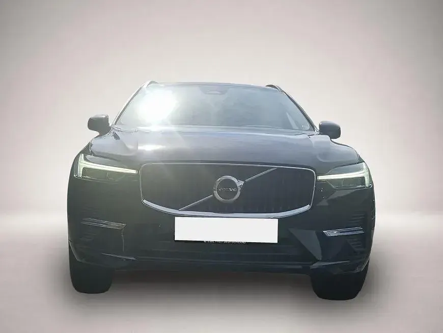 Gebraucht Volvo XC60 Core 197 PS (144 kW) 2022 Manufacturer SUV