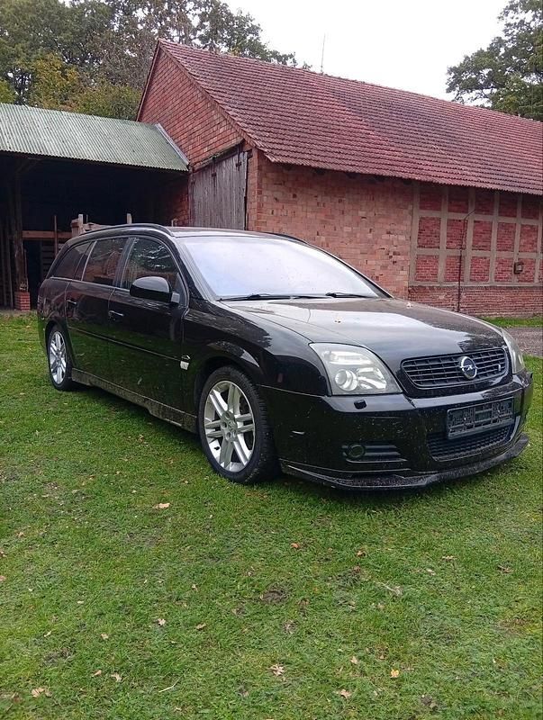 Schwarz Gebraucht 2005 Opel Vectra Kombi | 2.500 € (Fairer Preis) - Bild 1/4