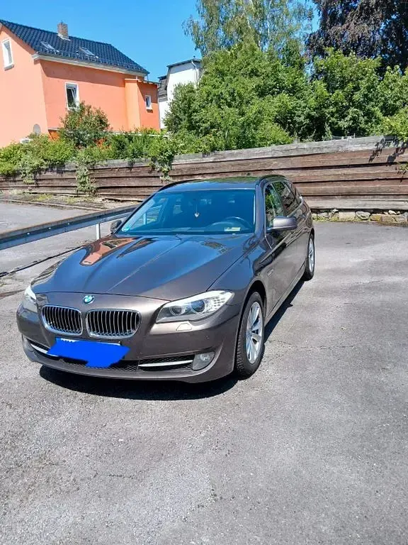 Gebraucht BMW 528 245 PS (180 kW) 2013 Braun Kombi