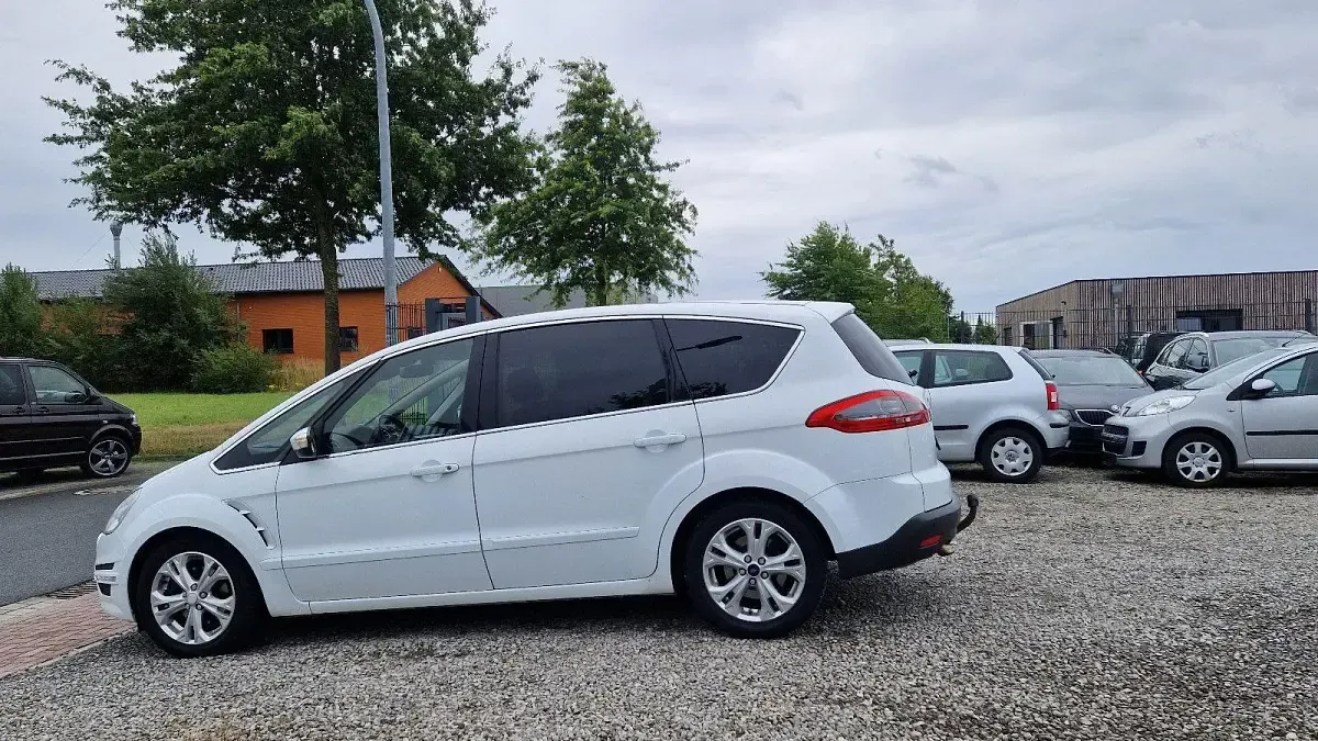 Gebraucht Ford S-MAX Titanium 163 PS (119 kW) 2010 Weiß Van / Kleinbus