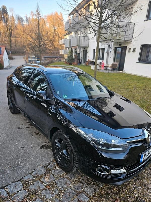 Schwarz Gebraucht 2016 Renault Mégane GrandTour Kombi | 7.750 € (Etwas zu teuer) - Bild 1/4