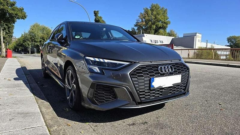 Grau Gebraucht 2022 Audi A3 Limousine | 28.490 € (Teuer) - Bild 1/4