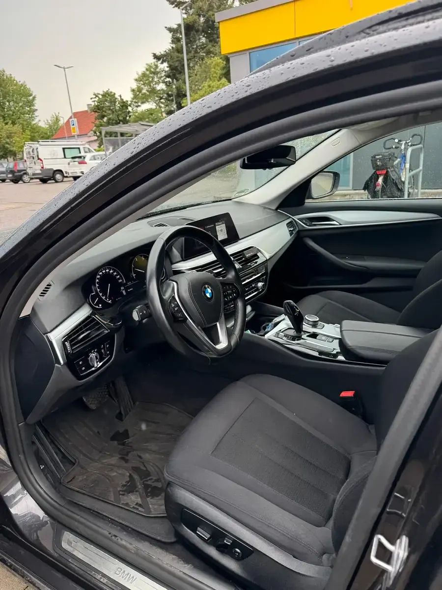 Gebraucht BMW 520 190 PS (139 kW) 2020 Grau Kombi