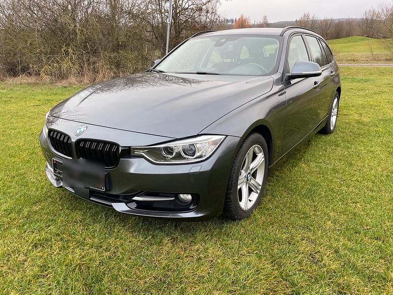 Grau Gebraucht 2013 BMW 330 Sport Line Kombi | 13.000 € (Guter Preis) - Bild 1/4