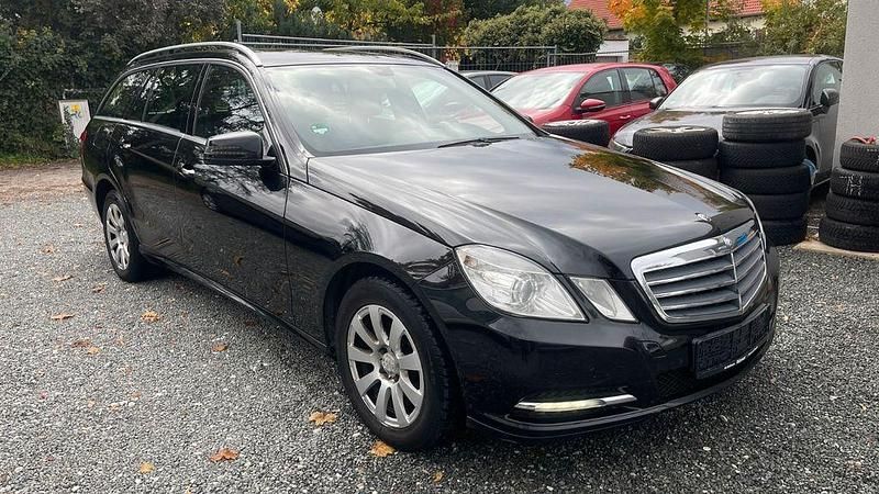 Gebraucht Mercedes E200 136 PS (100 kW) 2012 Schwarz Kombi