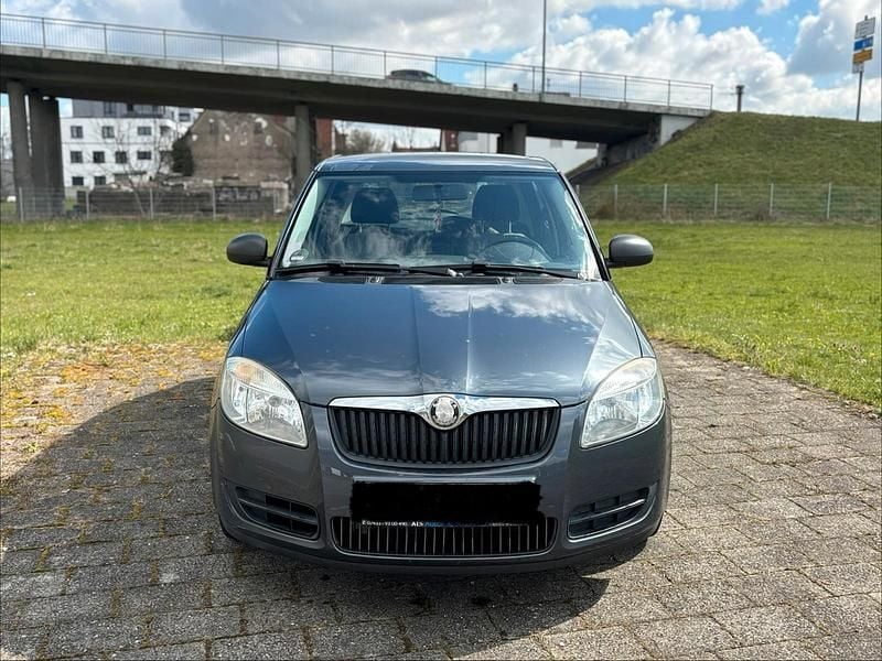 Gebraucht Skoda Fabia 60 PS (44 kW) 2010 Grau Kleinwagen