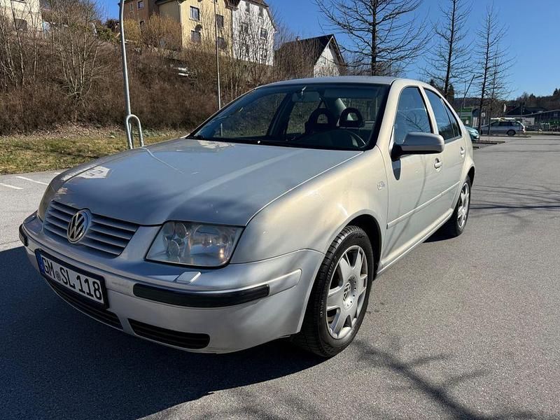 Gebraucht VW Bora 116 PS (85 kW) 2000 Grau Limousine