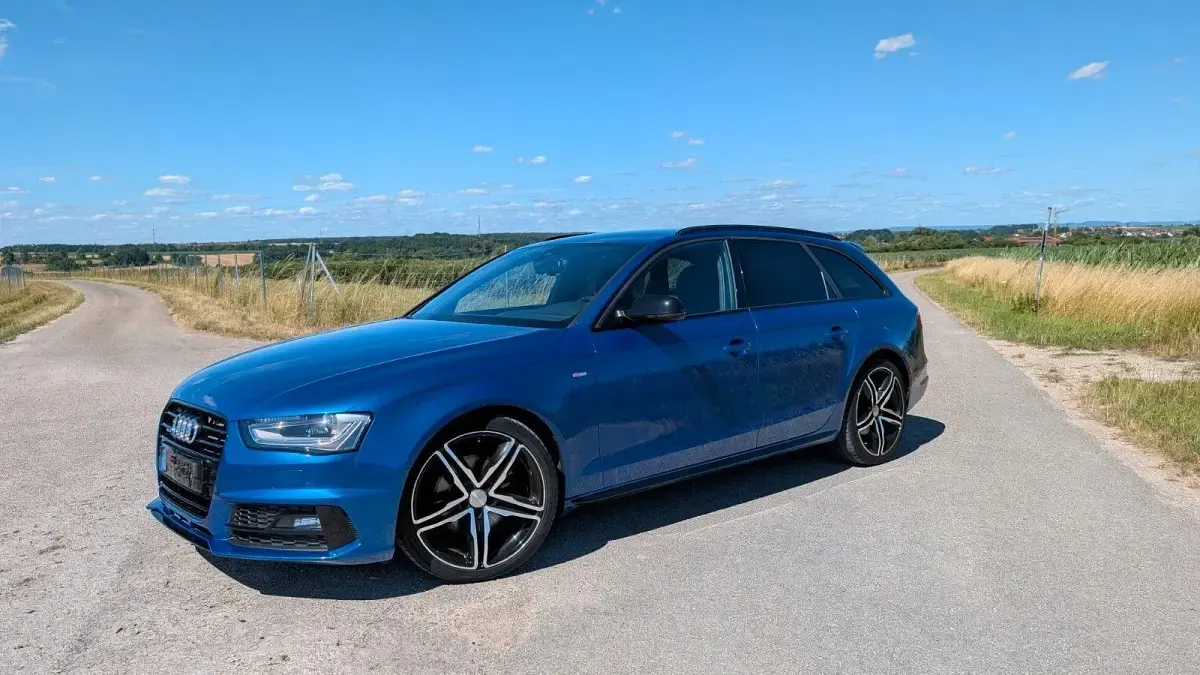 Gebraucht Audi A4 S-Line 190 PS (139 kW) 2015 Blau Limousine