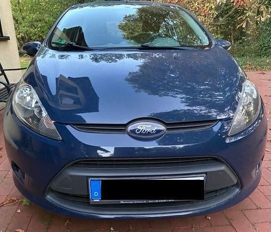 Blau Gebraucht 2011 Ford Fiesta Trend Limousine | 3.190 € (Guter Preis) - Bild 1/4