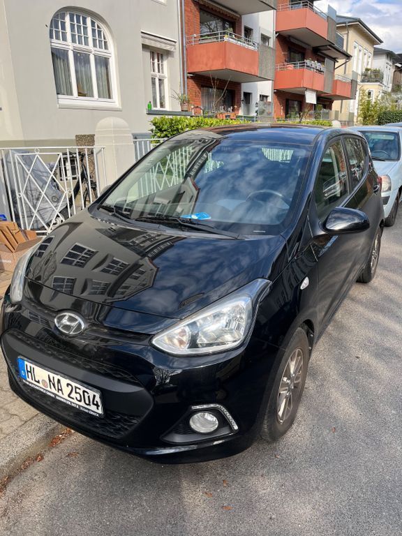 Schwarz Gebraucht 2015 Hyundai i10 YES! Gold Kleinwagen | 6.100 € (Guter Preis) - Bild 1/4