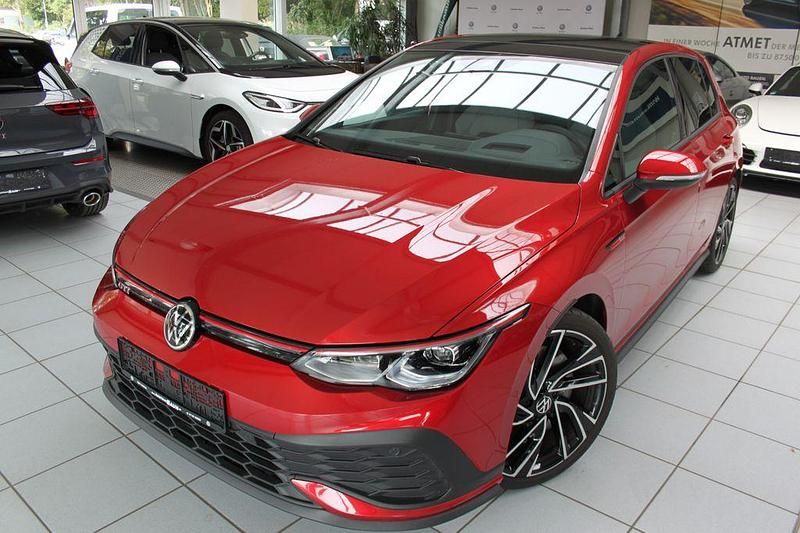Rot Gebraucht 2021 VW Golf VIII Pro Limousine | 32.990 € (Guter Preis) - Bild 1/4