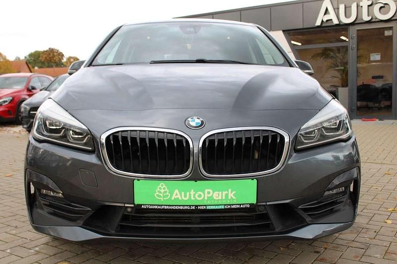 Gebraucht BMW 220 192 PS (141 kW) 2019 Mineralgrau Van / Kleinbus