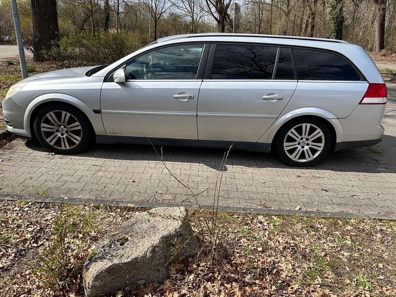 Gebraucht Opel Vectra 155 PS (114 kW) 2005 Silber Kombi