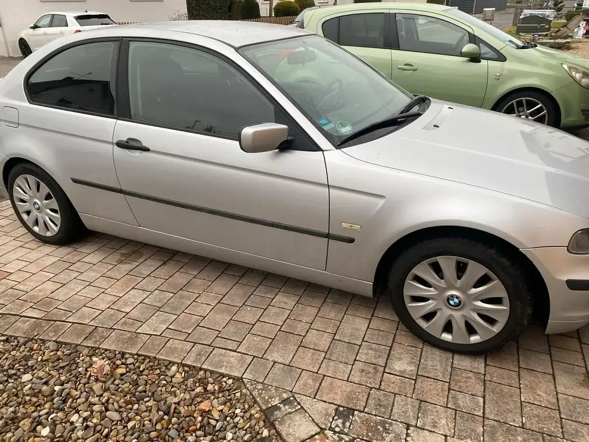 Gebraucht BMW 320 150 PS (110 kW) 2003 Silber Limousine
