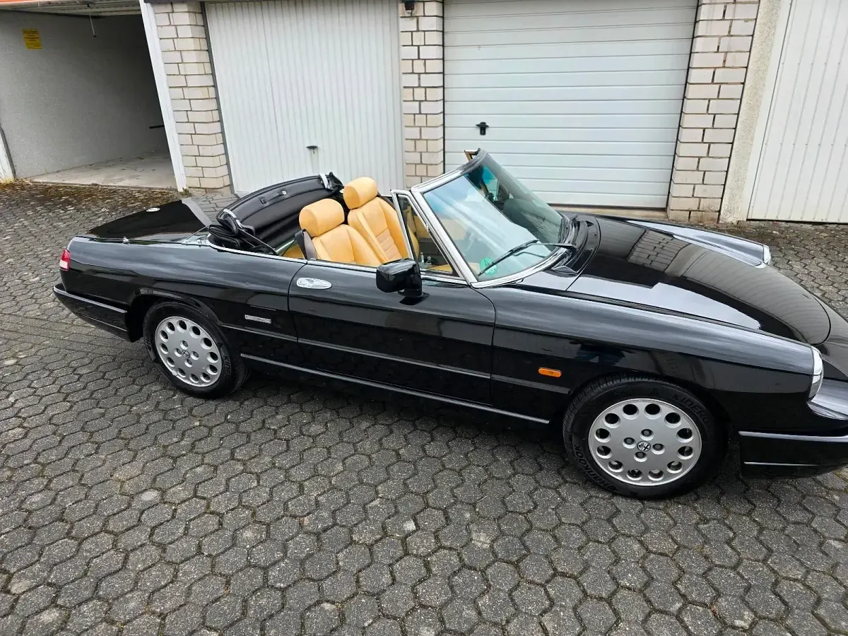 Gebraucht Alfa Romeo Spider 120 PS (88 kW) 1991 Schwarz Cabrio