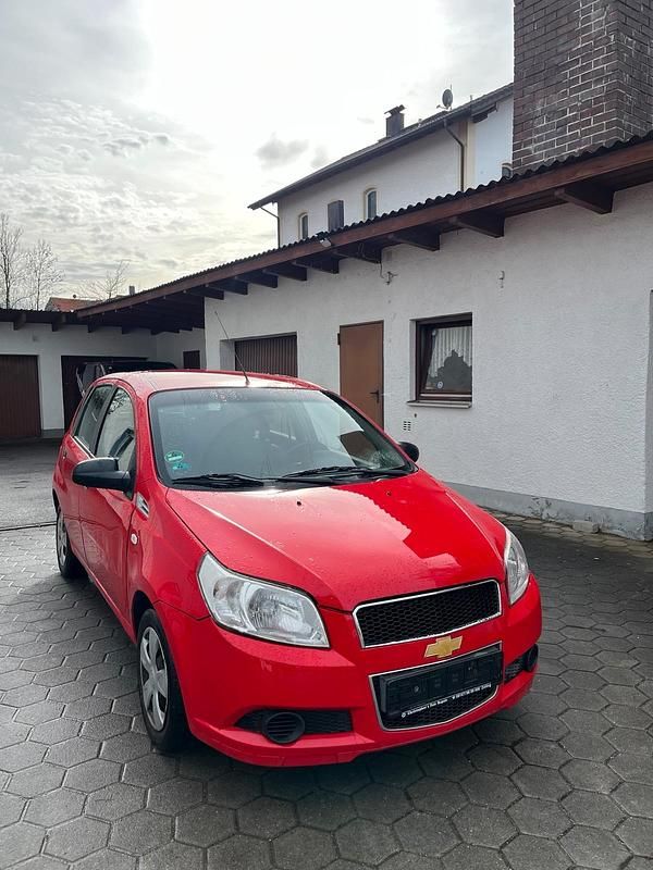 Gebraucht Chevrolet Aveo 84 PS (61 kW) 2009 Rot Kleinwagen
