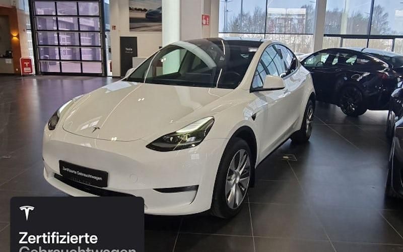 Weiß Gebraucht 2023 Tesla Model Y SUV | 35.200 € (Fairer Preis) - Bild 1/4