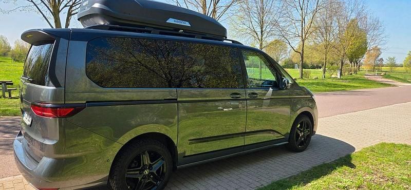 Second-hand VW Multivan 218 CP (160 kW) 2023 Gri Monovolum