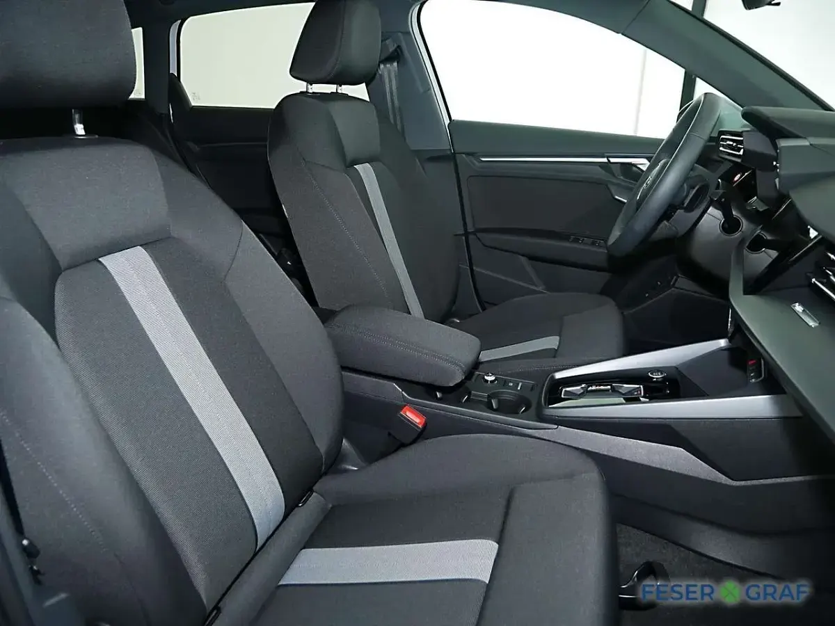 Gebraucht Audi A3 Ambiente 204 PS (150 kW) 2025 Gletscherweiß Limousine