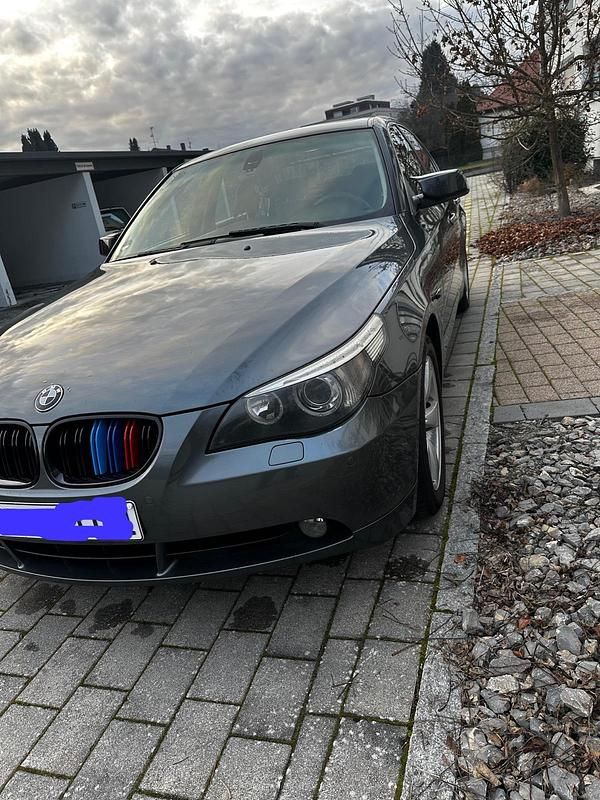 Gebraucht BMW 525 218 PS (160 kW) 2005 Grau Limousine