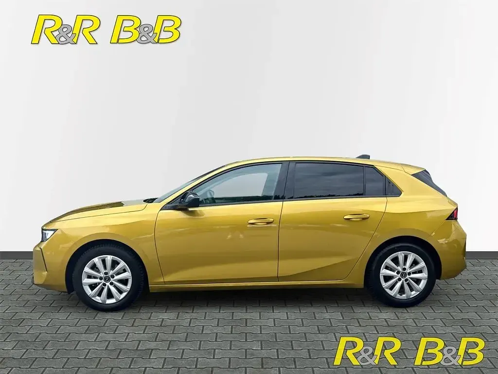 Gebraucht Opel Astra Elegance 131 PS (96 kW) 2025 Gelb Kleinwagen