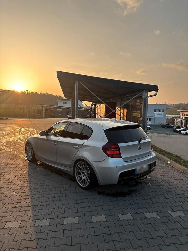 Gebraucht BMW 123 Performance 204 PS (150 kW) 2007 Silber Kleinwagen