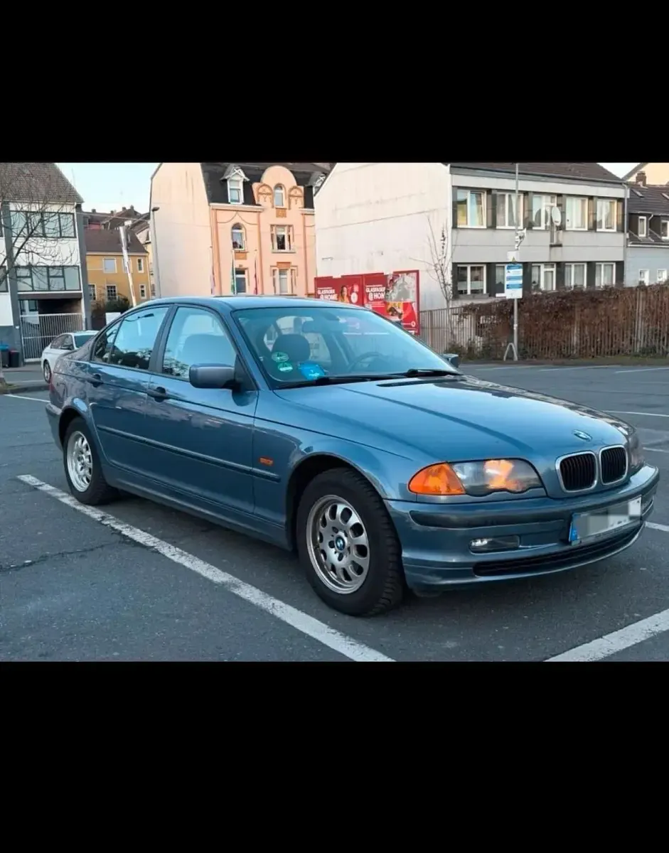 Gebraucht BMW 316 105 PS (77 kW) 1999 Blau Limousine