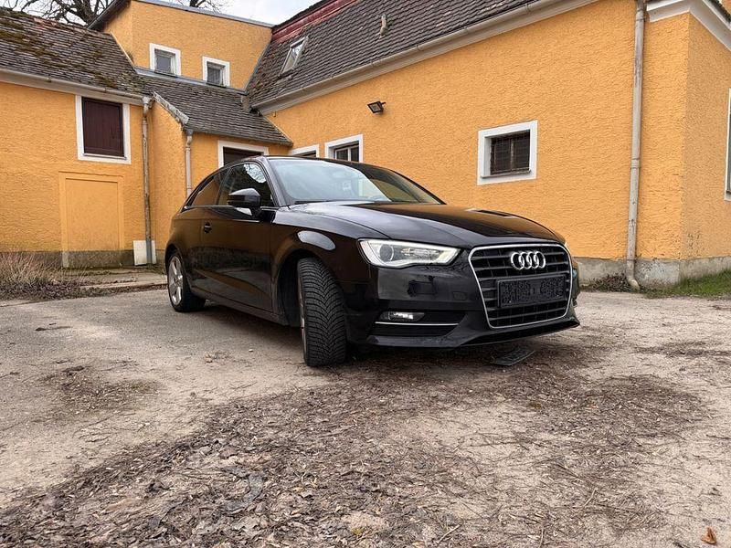 Gebraucht Audi A3 Ambition 110 PS (80 kW) 2014 Schwarz Limousine