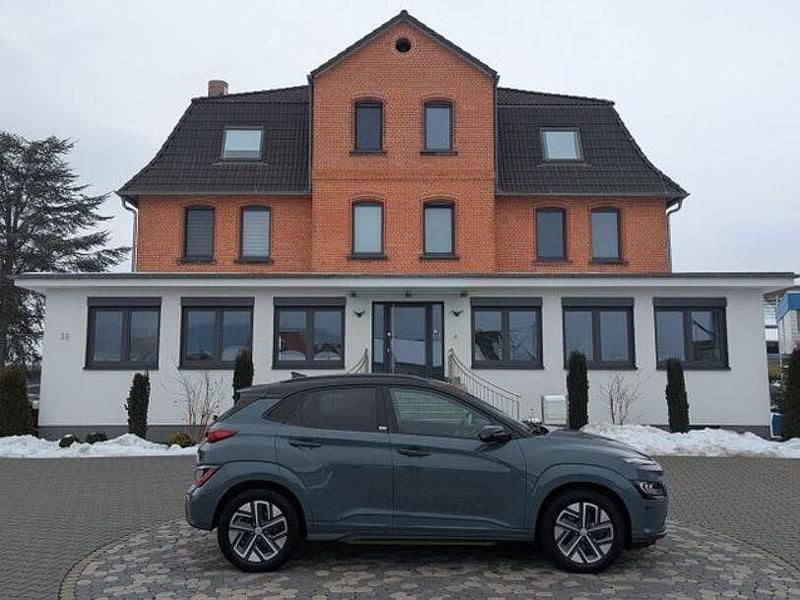 Gebraucht Hyundai Kona Trend 100 kW (136 PS) 2021 Grün SUV