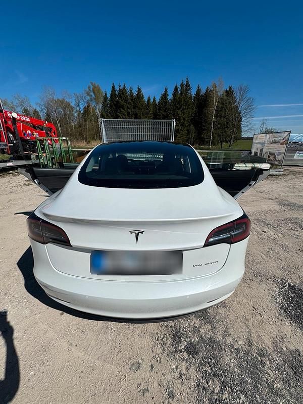 Usata Tesla Model 3 235 kW (320 CV) 2021 Bianco Berlina