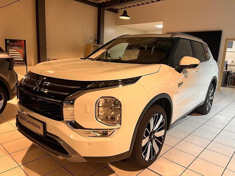 Gebraucht Mitsubishi Outlander P-HEV Edition 306 PS (225 kW) 2025 Weiß SUV
