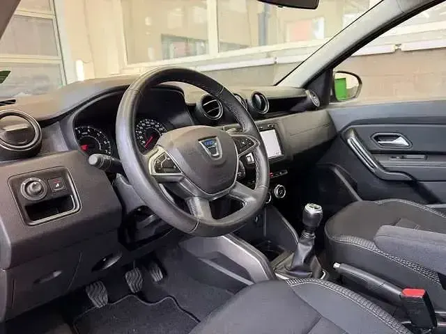 Second-hand Dacia Duster Anniversary 131 CP (96 kW) 2019 Portocaliu SUV