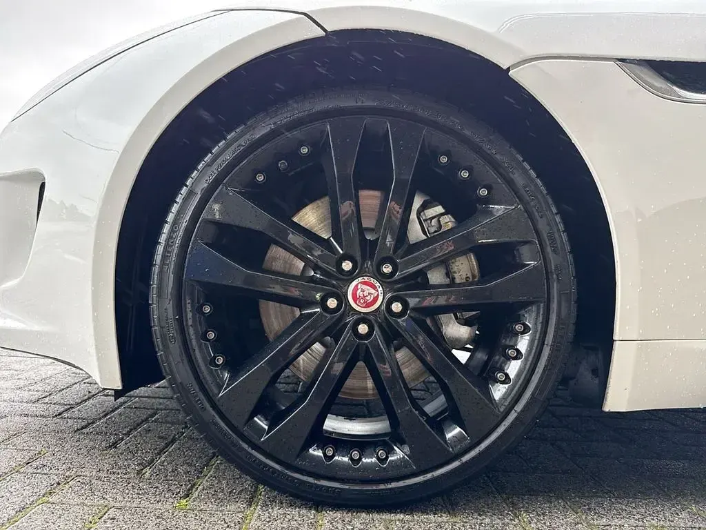 Używany Jaguar F-Type 340 KM (250 kW) 2014 Biały Coupe