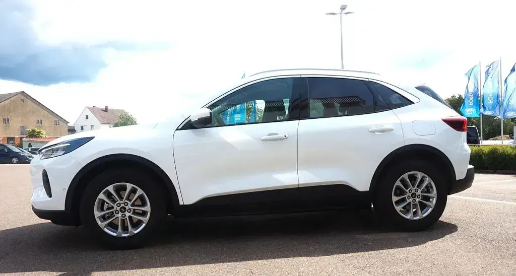Gebraucht Ford Kuga Titanium 151 PS (111 kW) 2025 Weiß SUV
