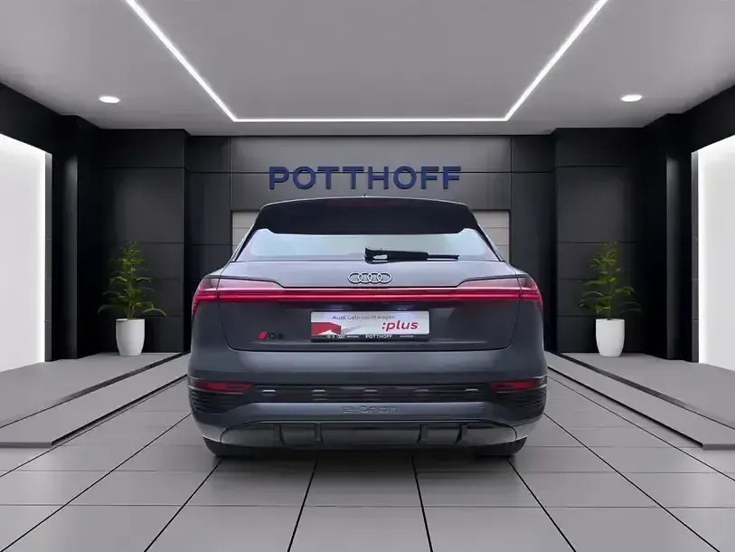 Gebraucht Audi Q8 e-tron S-Line 250 kW (340 PS) 2024 Grau SUV
